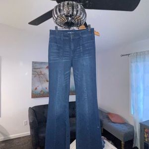 Maurices high rise flare jeans. Sz 8